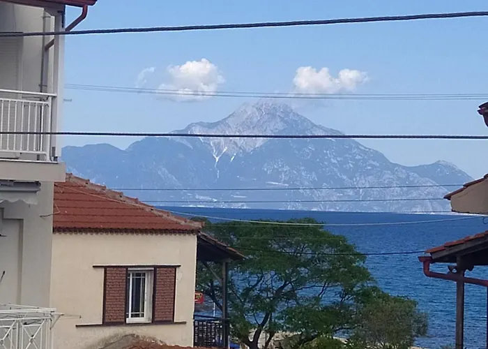 Thalassa Kai Almira