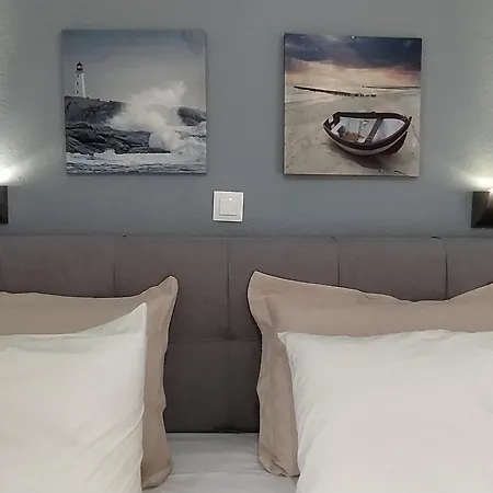 Thalassa Kai Almira סארטי